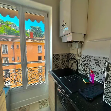 Porte Du Vieux 2, Le Long Du Quai דירה